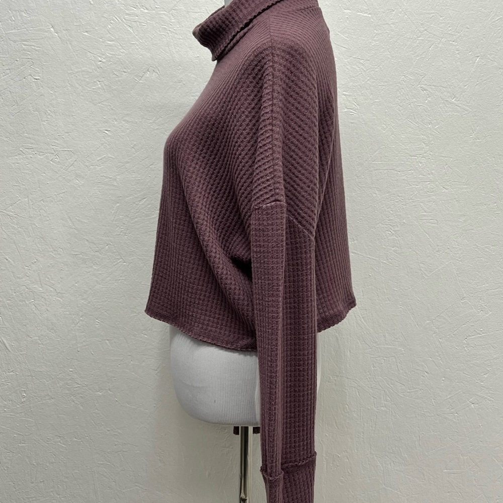 𝅺WOMEN'S Long Sleeve Turtleneck Cozy Boxy Cropped T-Shirt Wild Fable - Picture 5 of 10